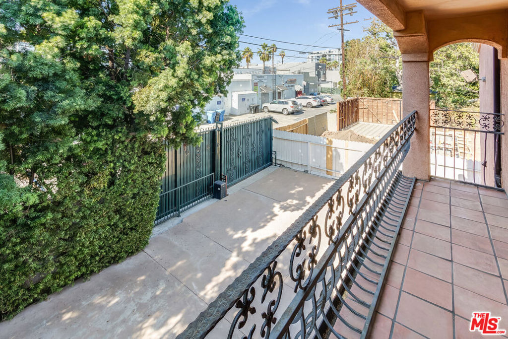 10767 Oregon Avenue - Photo 14