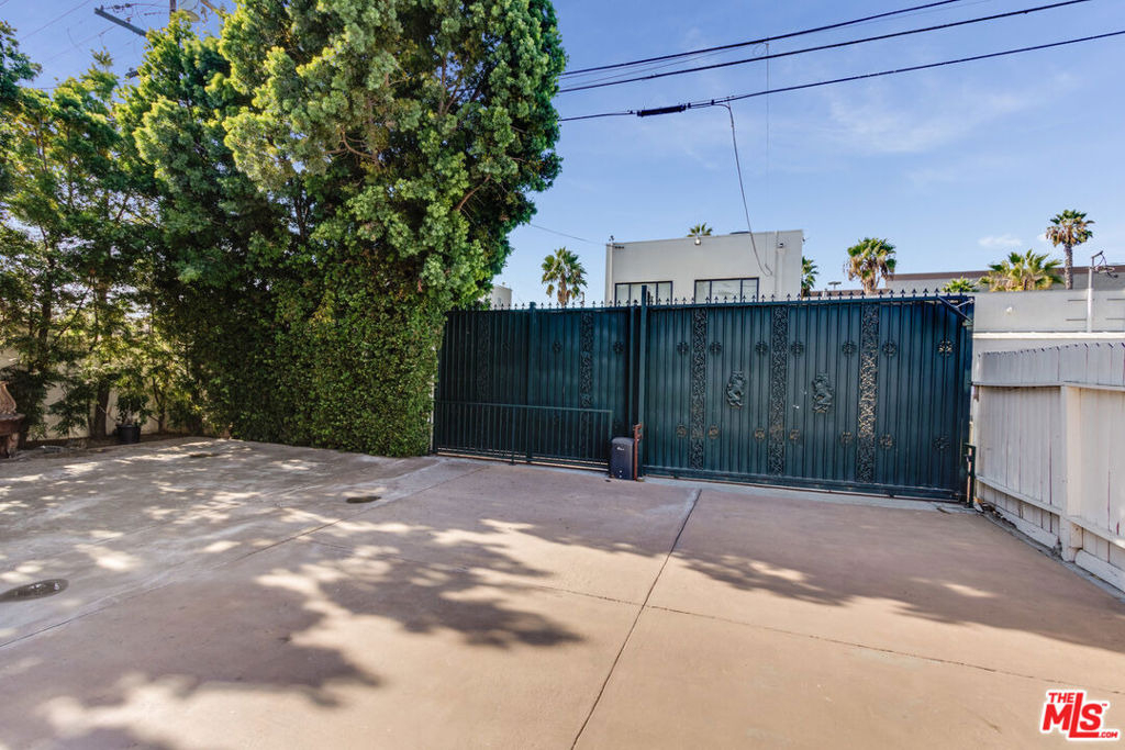 10767 Oregon Avenue - Photo 21