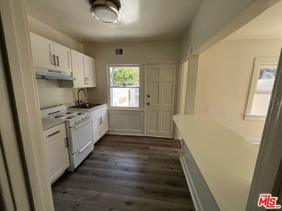 424 N Venice Boulevard - Photo 6