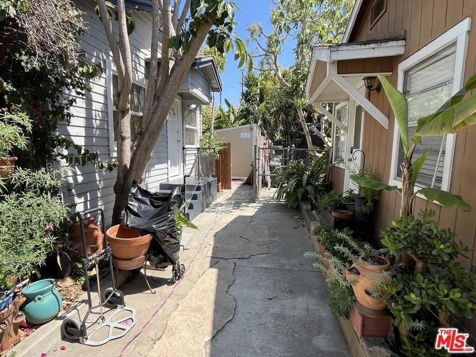 424 N Venice Boulevard - Photo 1