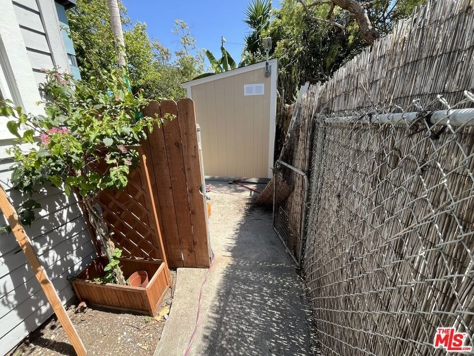 424 N Venice Boulevard - Photo 14