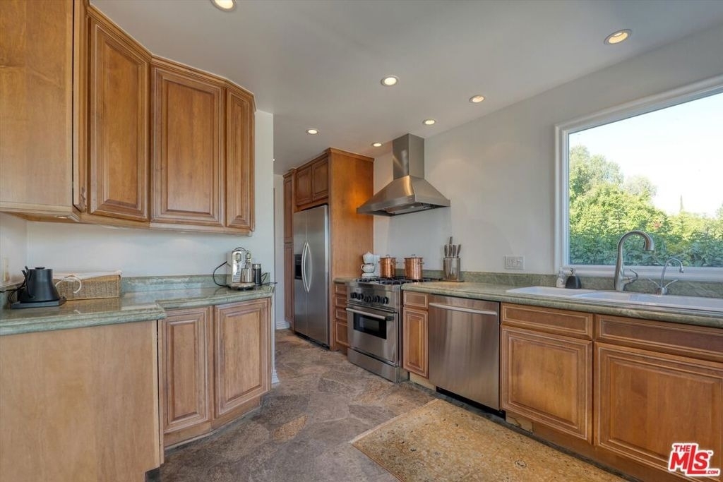 1300 Summitridge Drive - Photo 5
