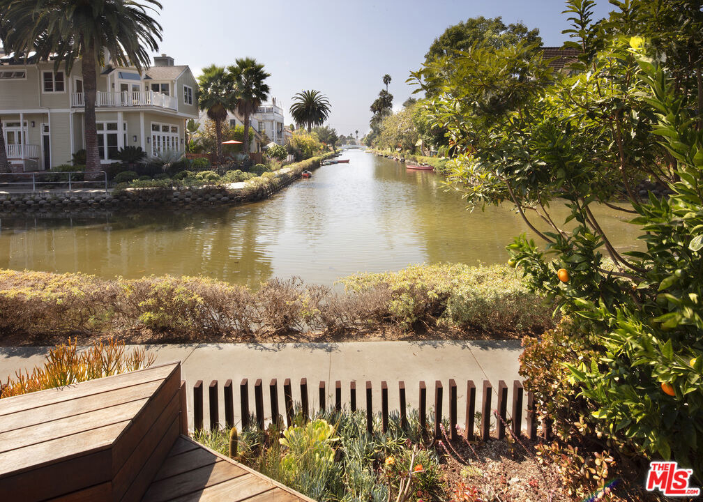 2343 Eastern Canal - Photo 4