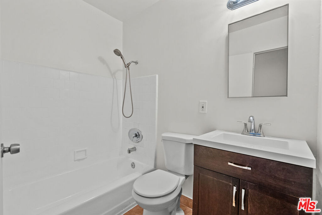 1540 N Fuller Avenue - Photo 12
