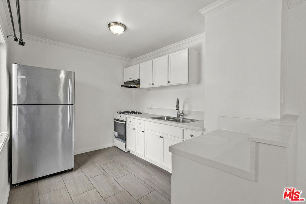 1540 N Fuller Avenue - Photo 10