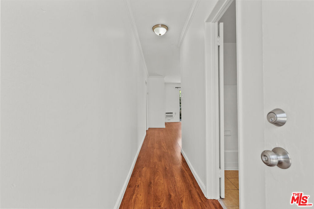 1540 N Fuller Avenue - Photo 6