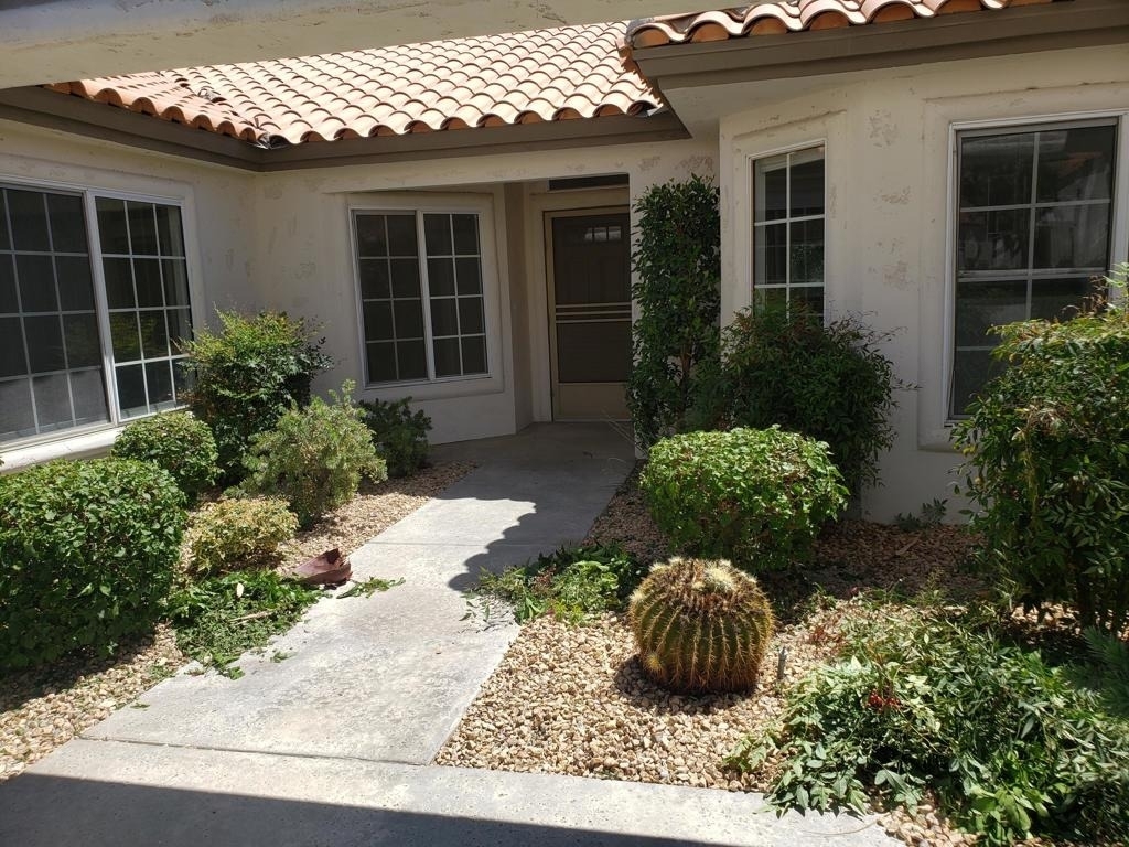 136 Desert Falls Drive E - Photo 2