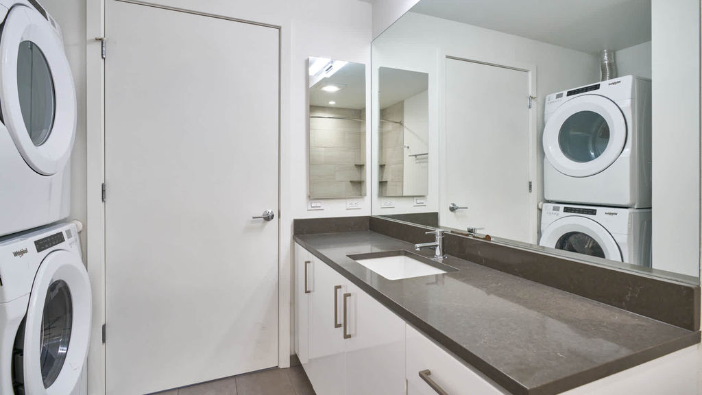 1401 East Madison Street - Photo 35