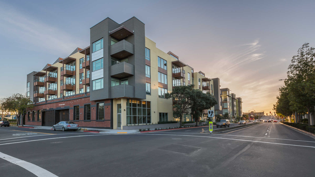 1333 Powell Street - Photo 2