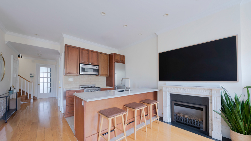 152 9th Avenue - Photo 1