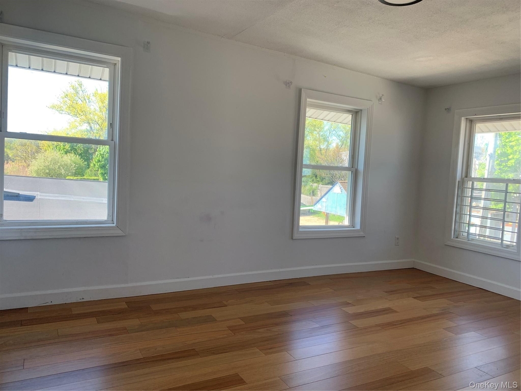 14 Bayville Avenue - Photo 5