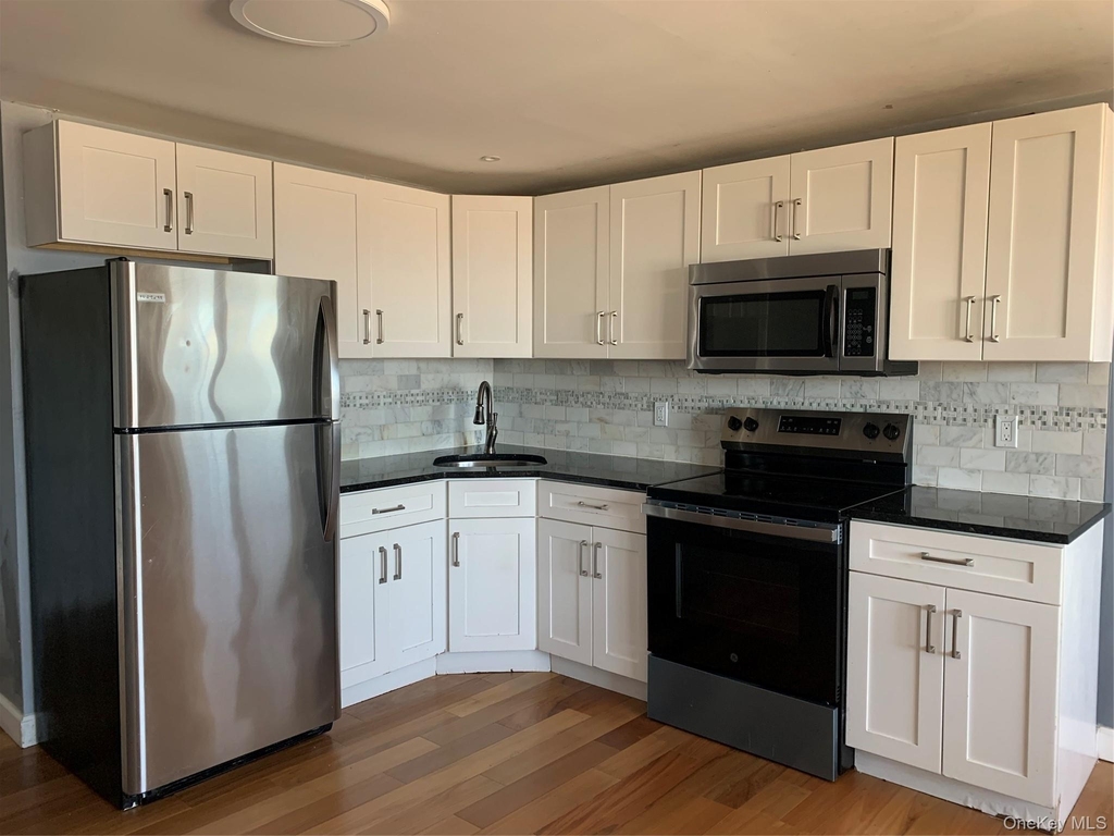 14 Bayville Avenue - Photo 4