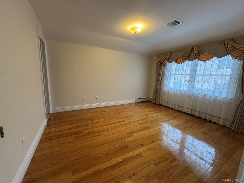 253-12 58th Avenue - Photo 8