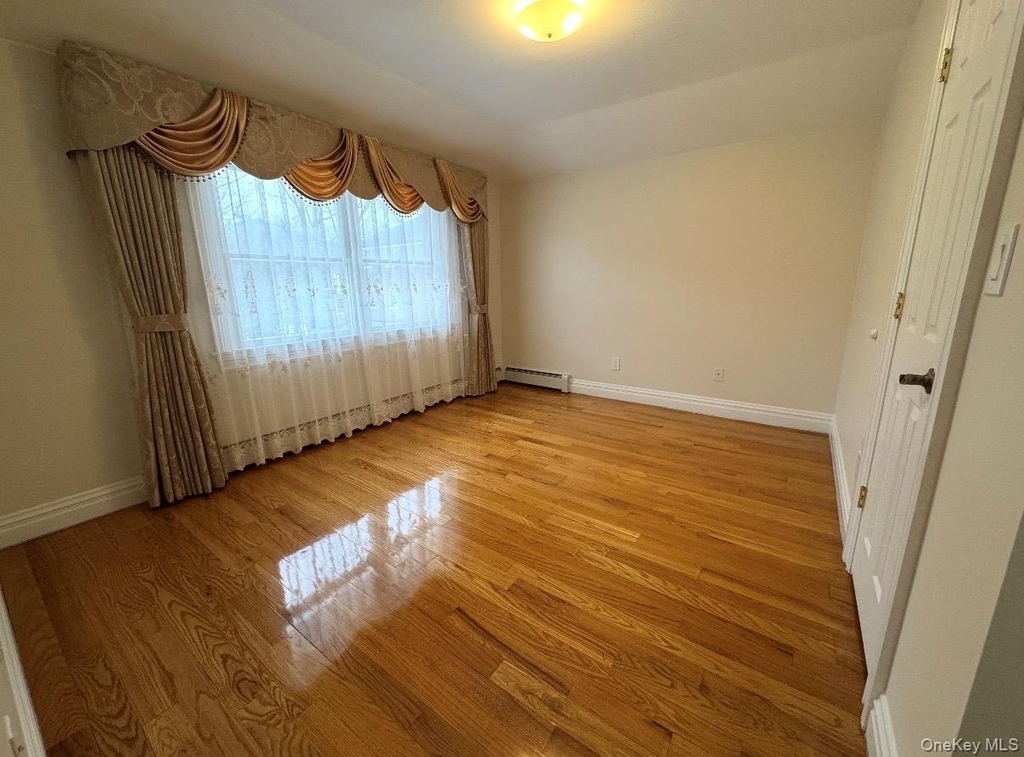 253-12 58th Avenue - Photo 10