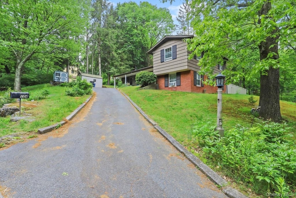 104 Forest Drive - Photo 1