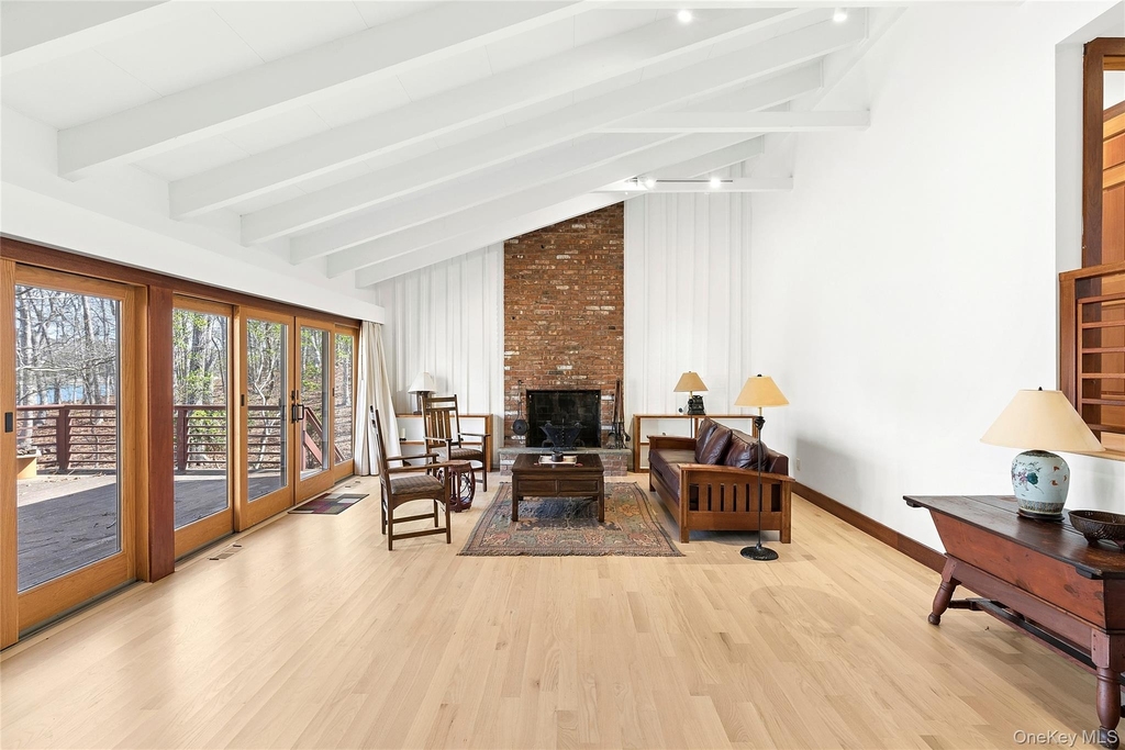 89 Isle Of Wight Road - Photo 1