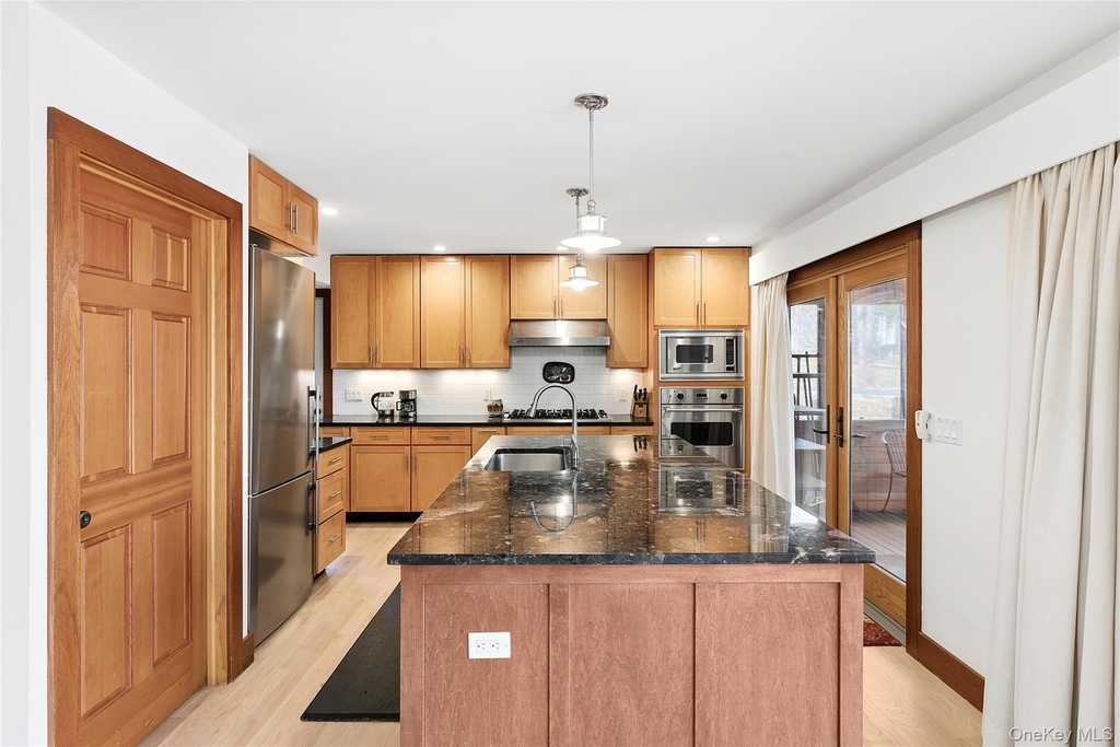 89 Isle Of Wight Road - Photo 9