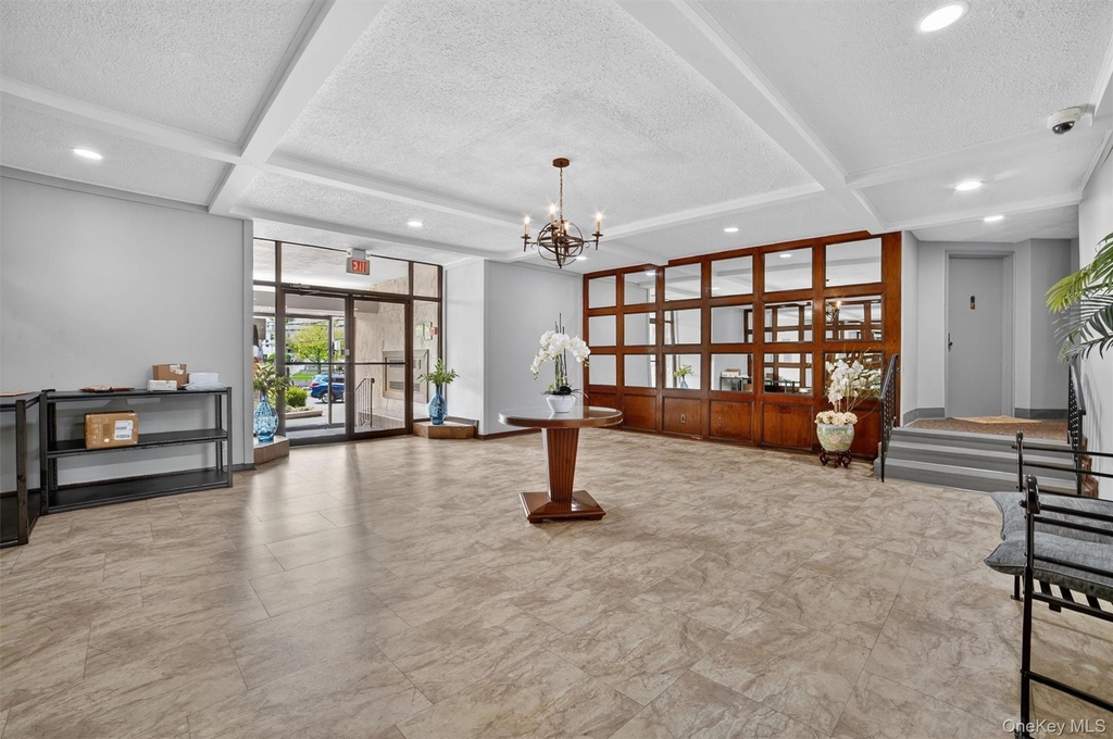 325 King Street - Photo 1