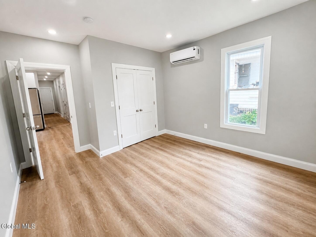 62 Glen Avenue - Photo 2