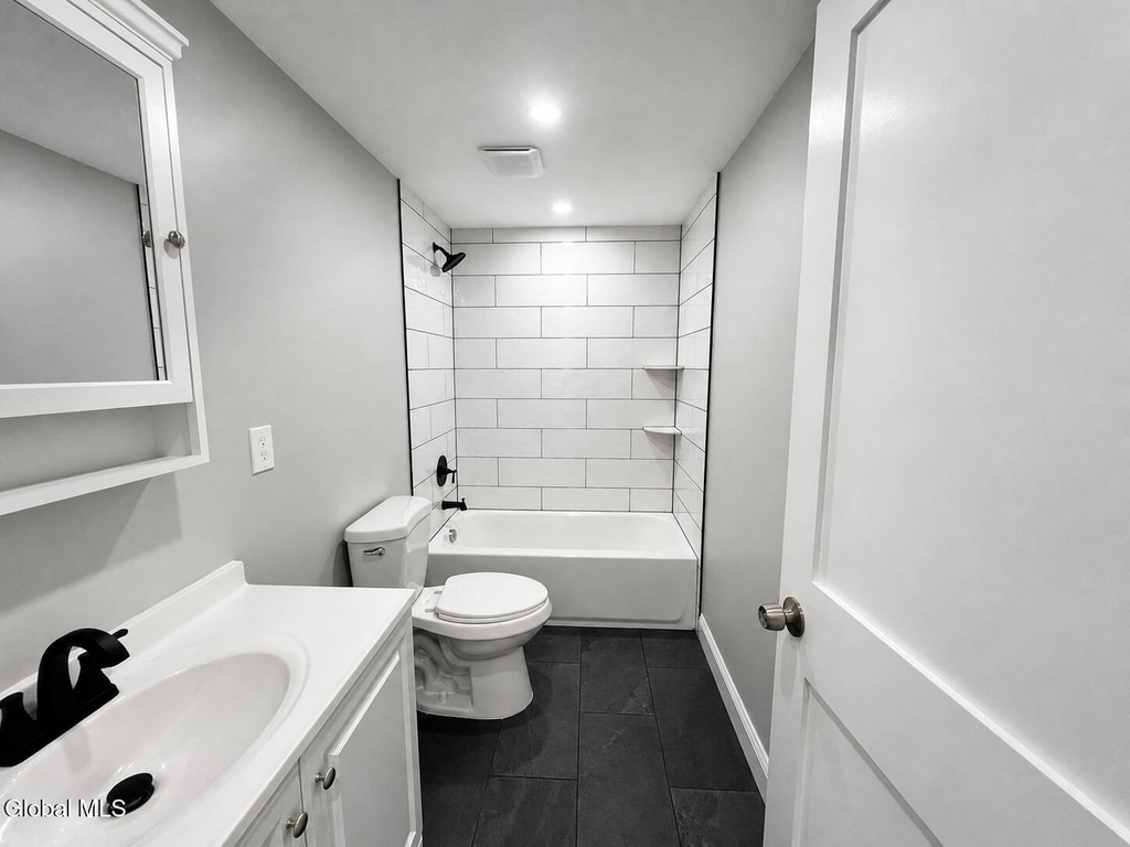 62 Glen Avenue - Photo 4