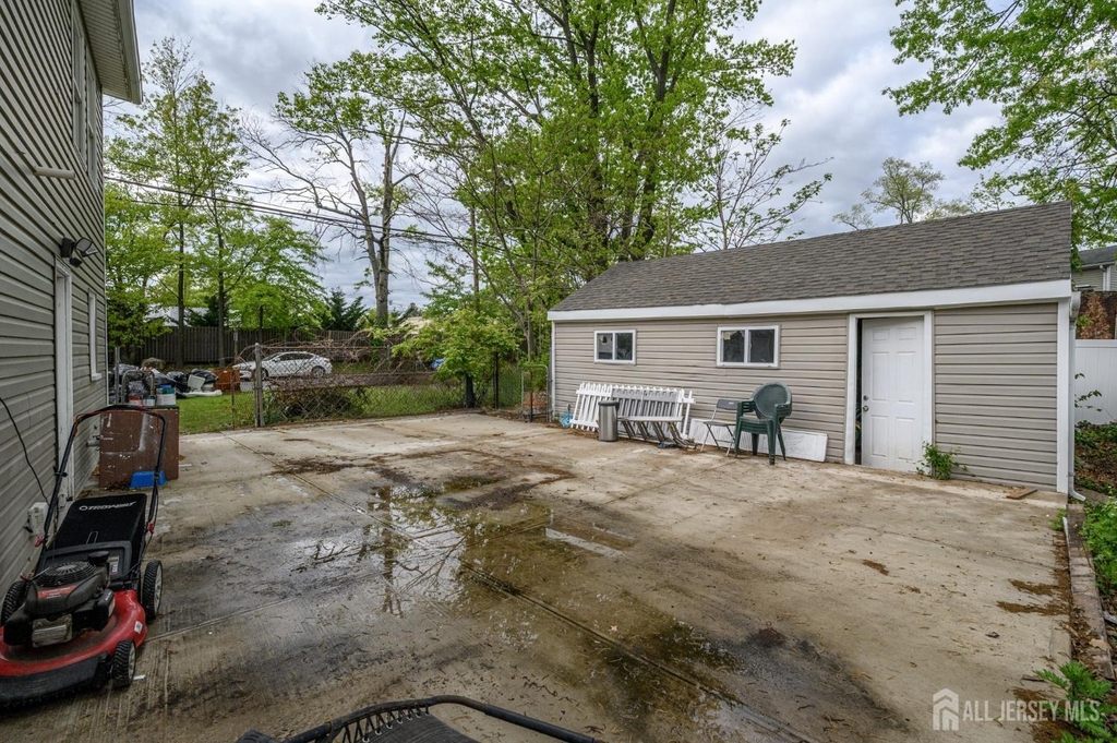 438 Belgrade Street - Photo 32
