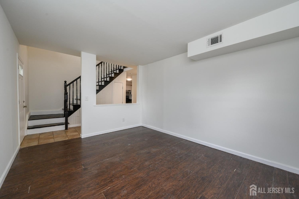 438 Belgrade Street - Photo 6