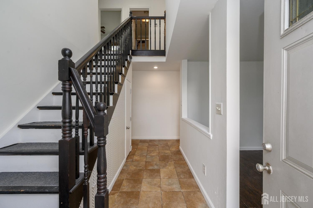 438 Belgrade Street - Photo 2