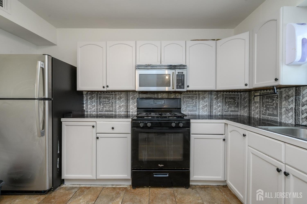 438 Belgrade Street - Photo 13