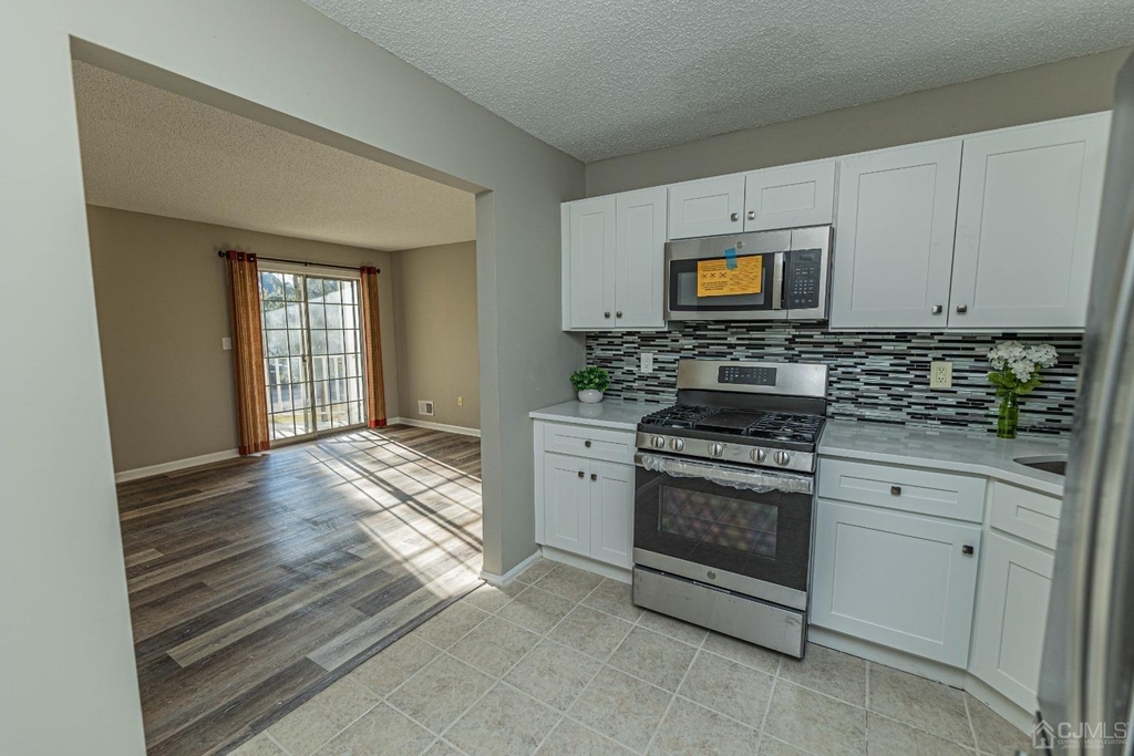 142 Darwin Lane - Photo 2