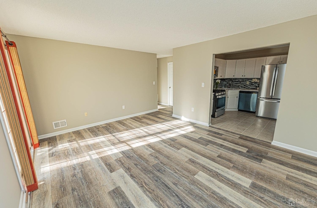 142 Darwin Lane - Photo 0