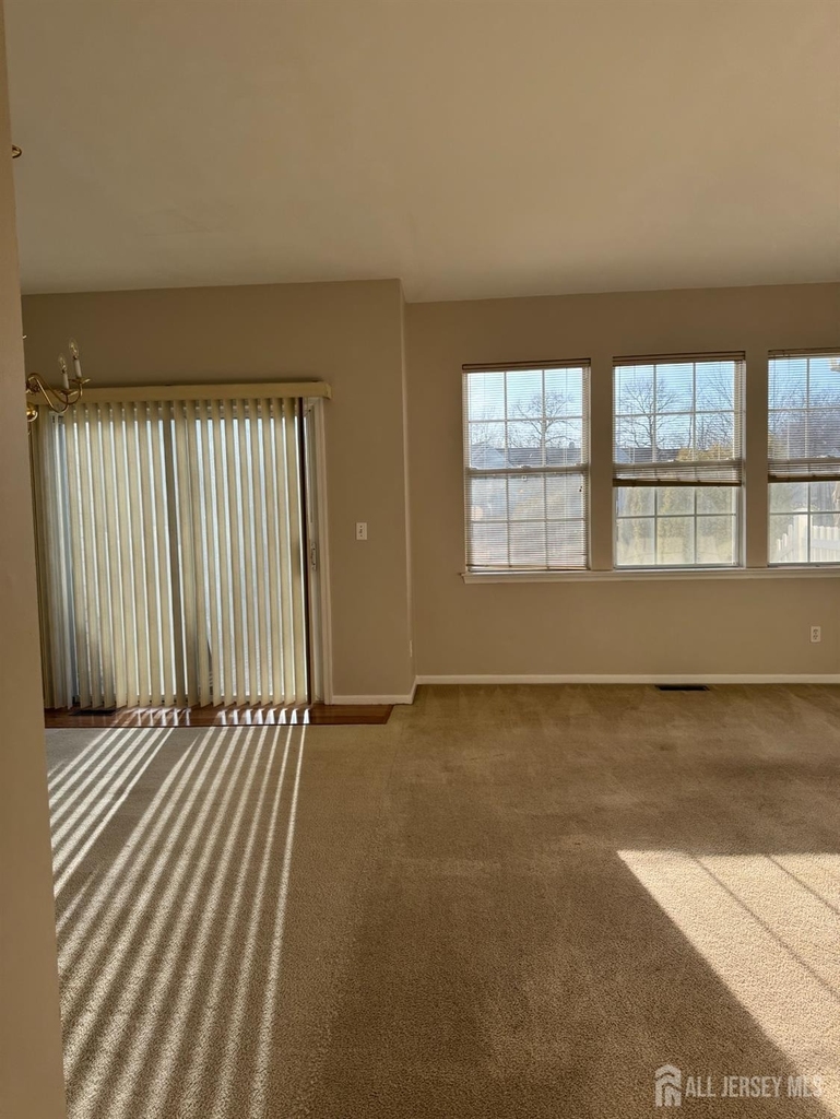 30 Amesbury Court - Photo 7