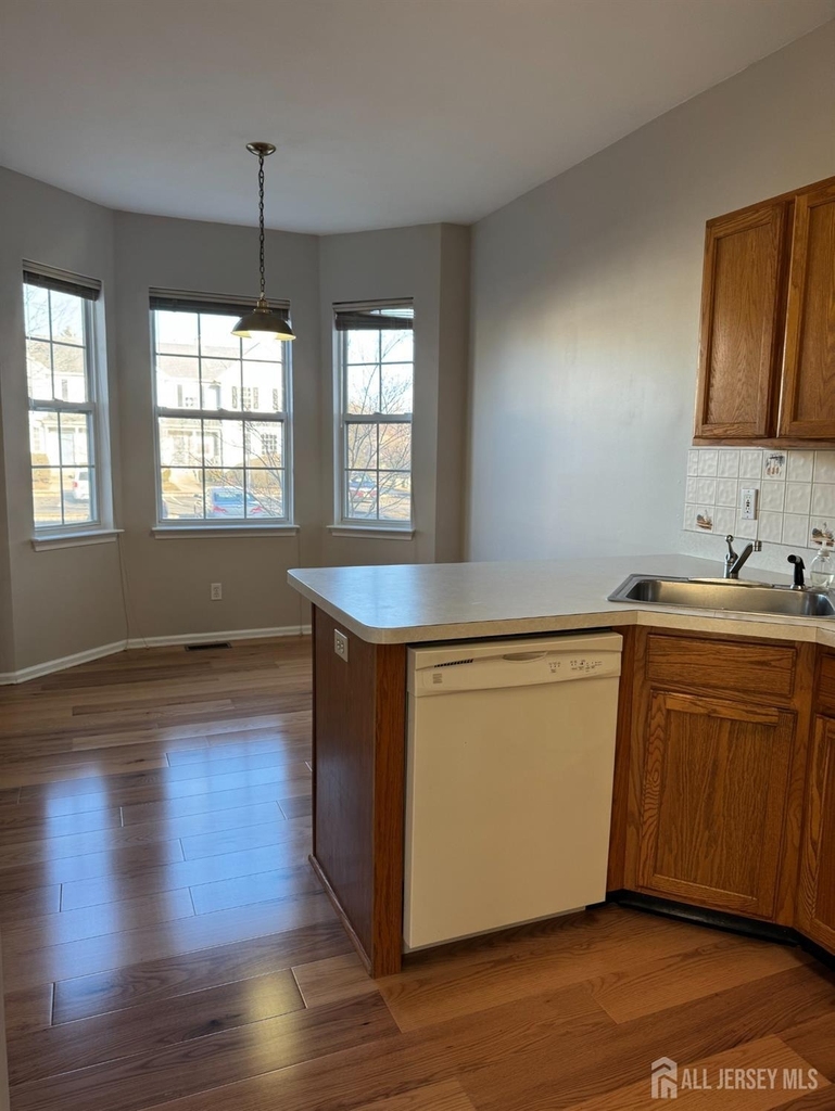30 Amesbury Court - Photo 3