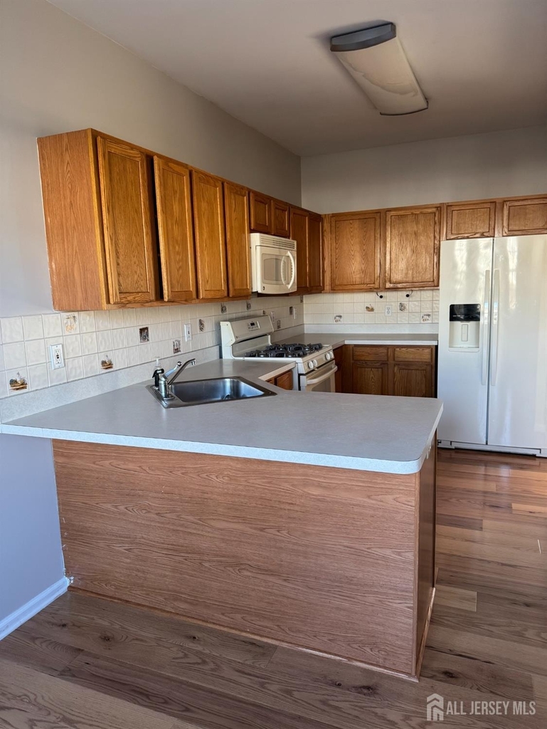 30 Amesbury Court - Photo 5