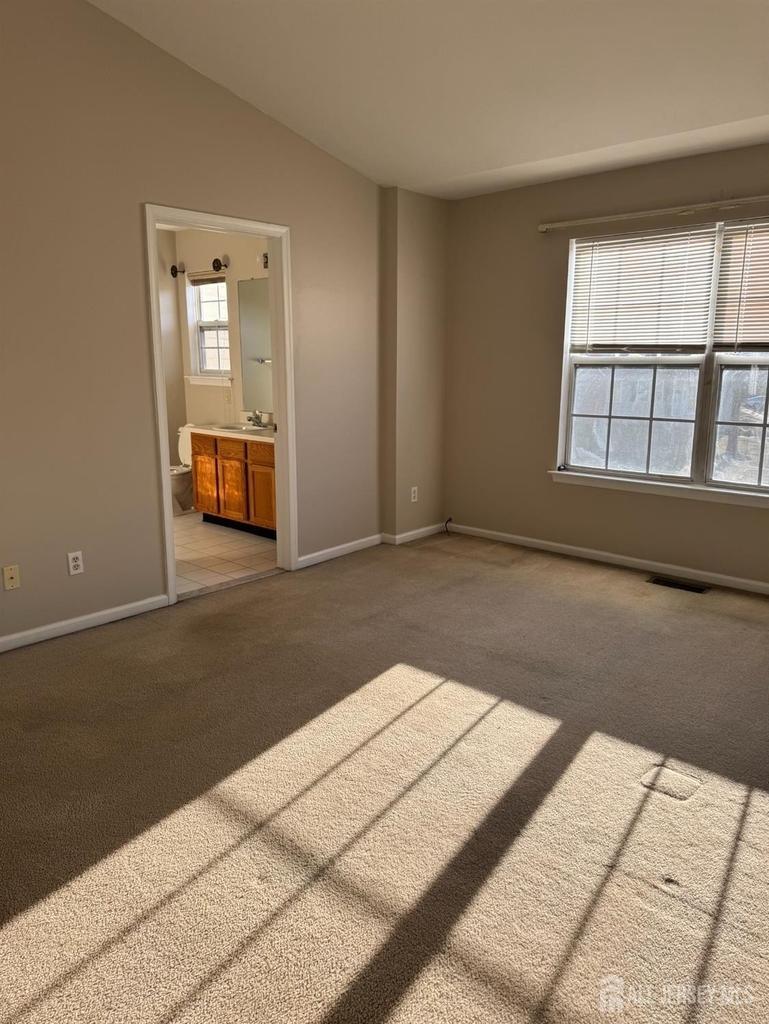 30 Amesbury Court - Photo 14