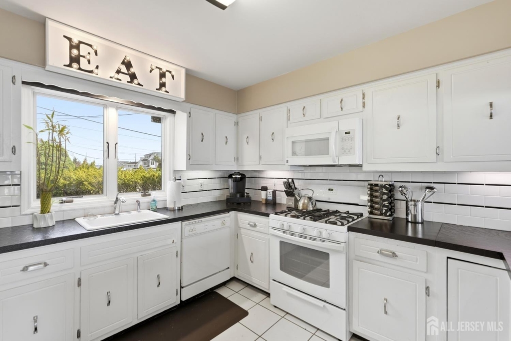 473 Tamiami Drive - Photo 8