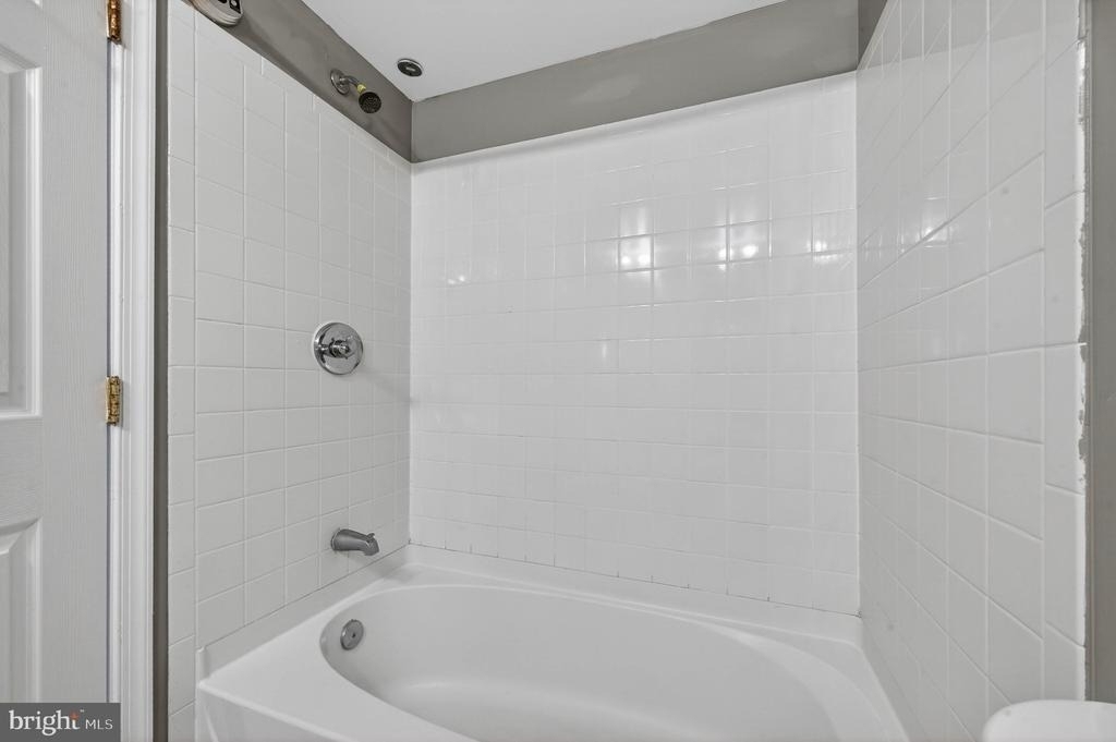 16611 Geddy Court - Photo 18