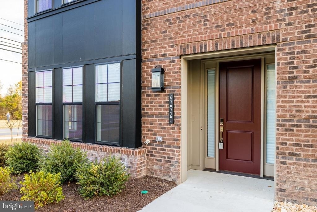 43920 Ludwell Farm Square - Photo 1