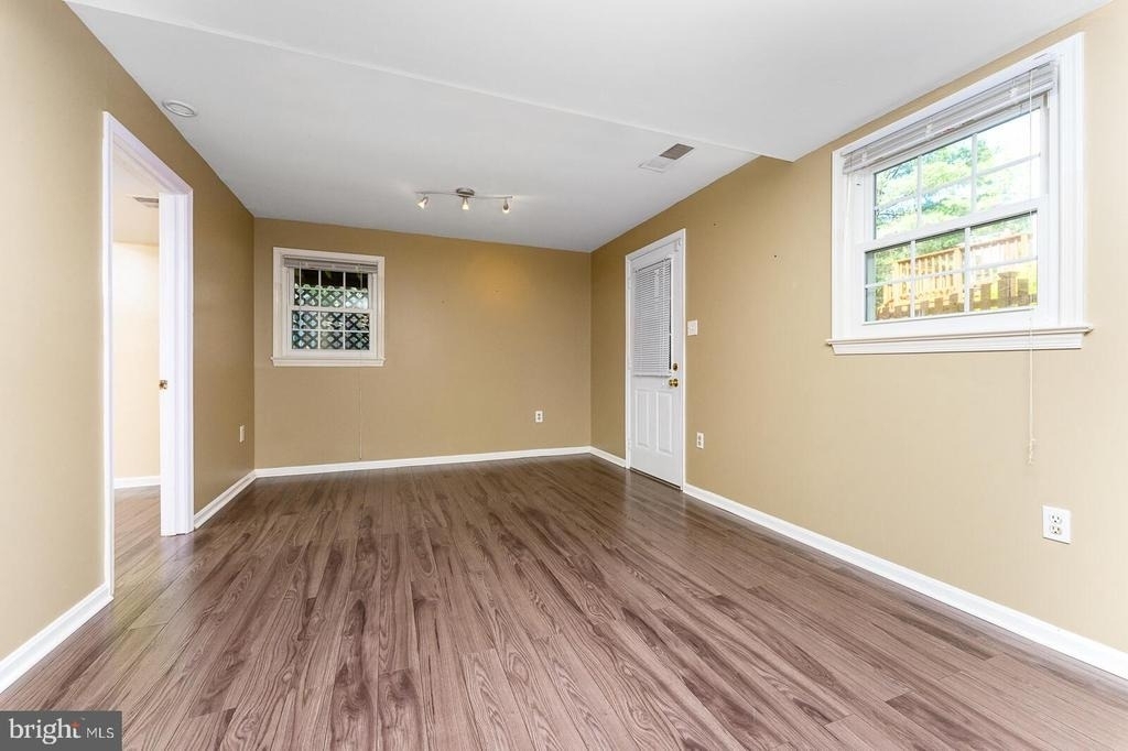 8415 Hollis Lane - Photo 19