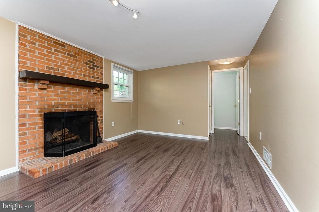 8415 Hollis Lane - Photo 10
