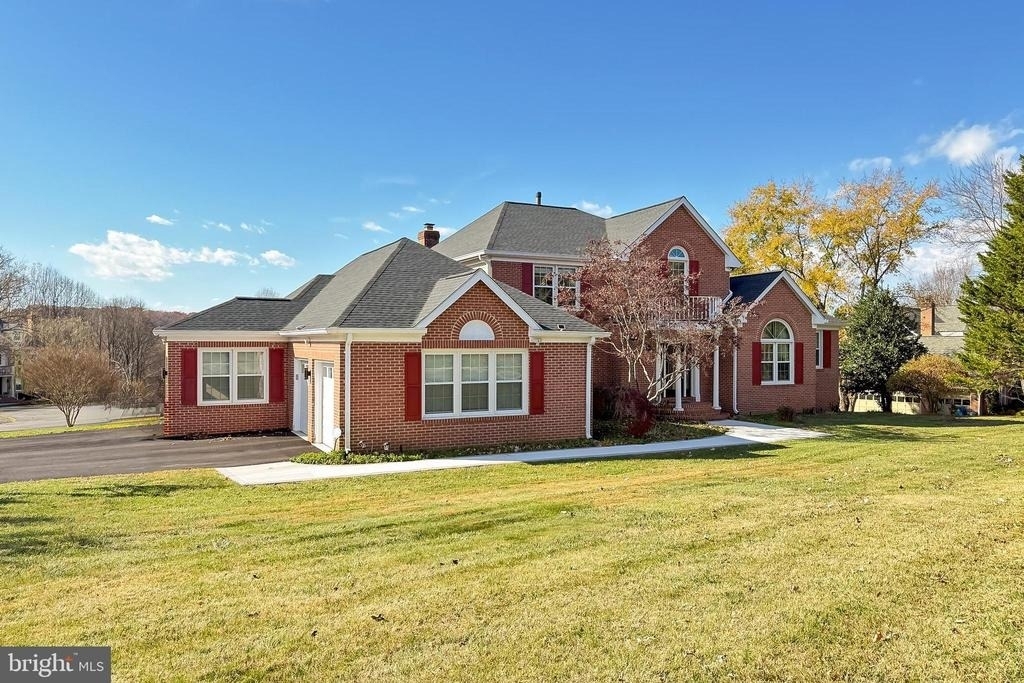 1300 Pinstripe Court - Photo 4