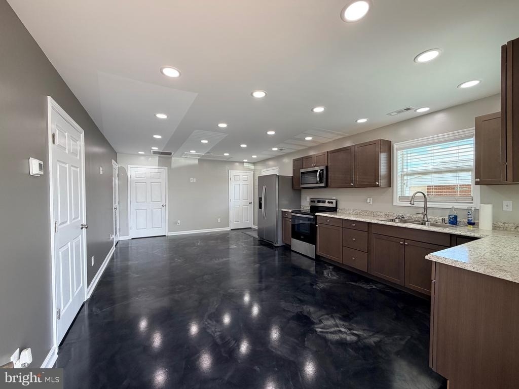 316 Monticello Avenue - Photo 2