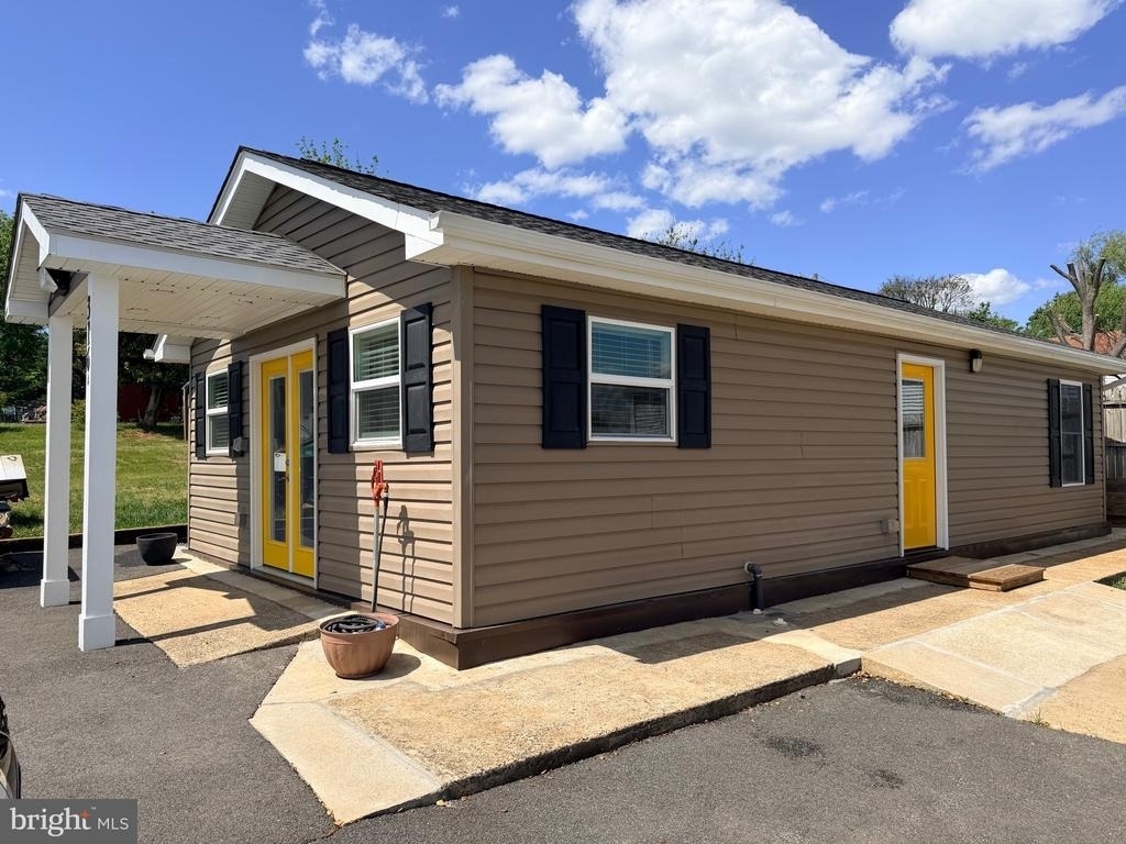316 Monticello Avenue - Photo 1