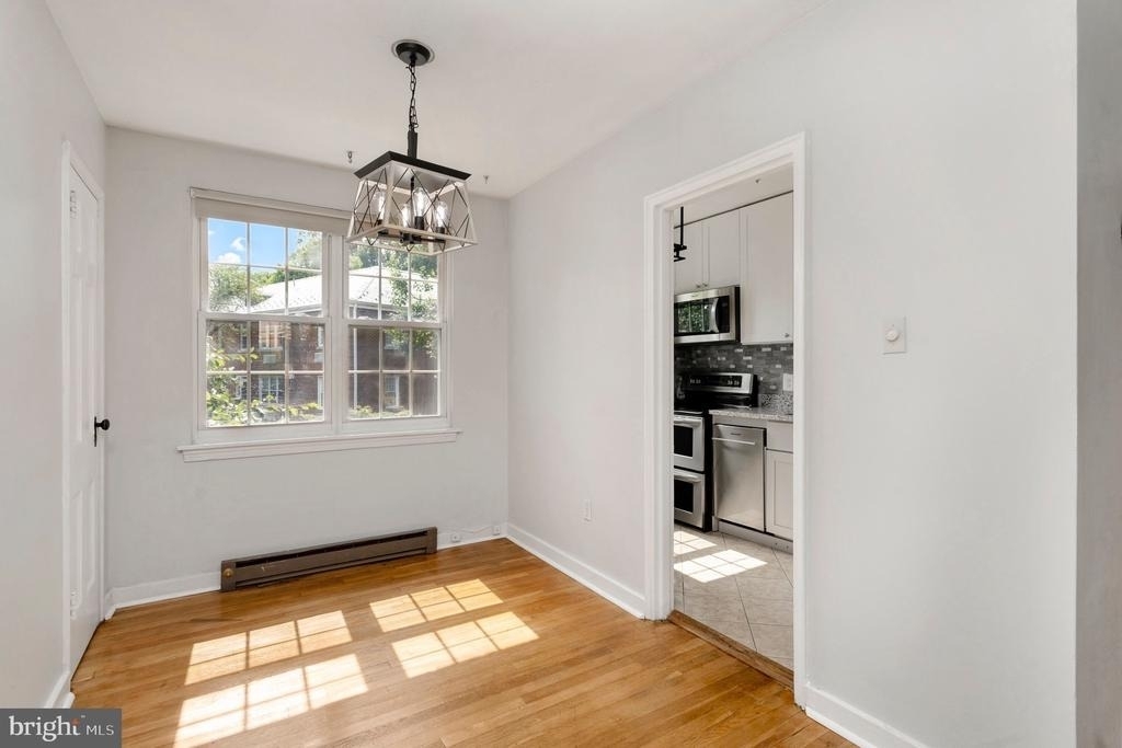3201 Commonwealth Avenue - Photo 9