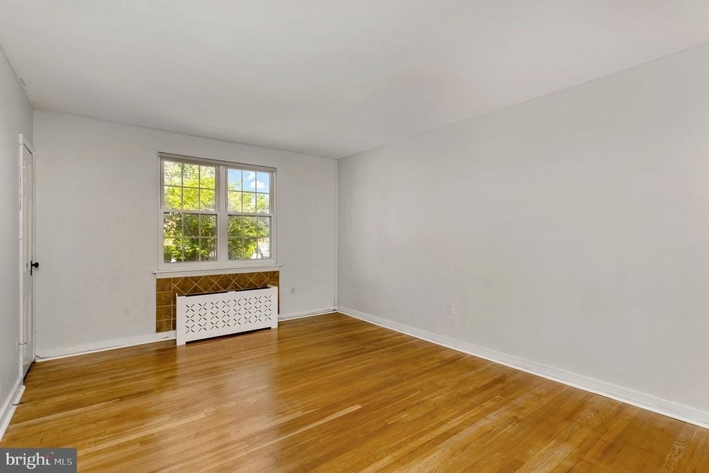 3201 Commonwealth Avenue - Photo 2