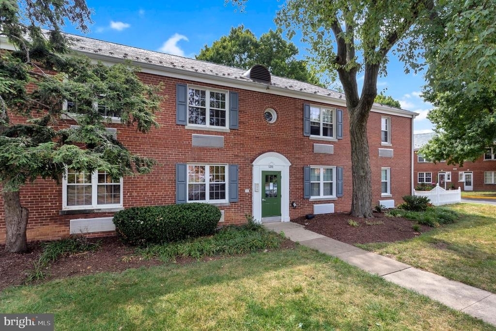 3201 Commonwealth Avenue - Photo 23