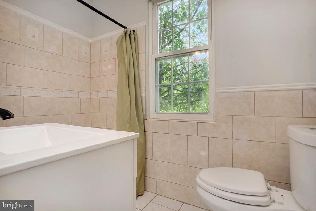 3201 Commonwealth Avenue - Photo 18