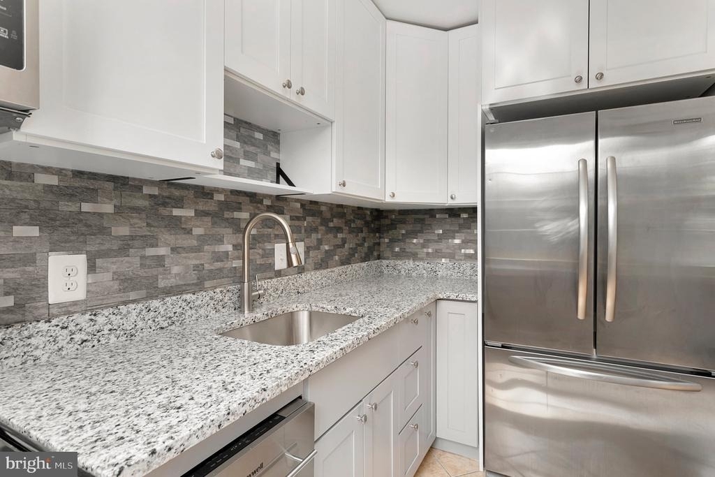 3201 Commonwealth Avenue - Photo 12