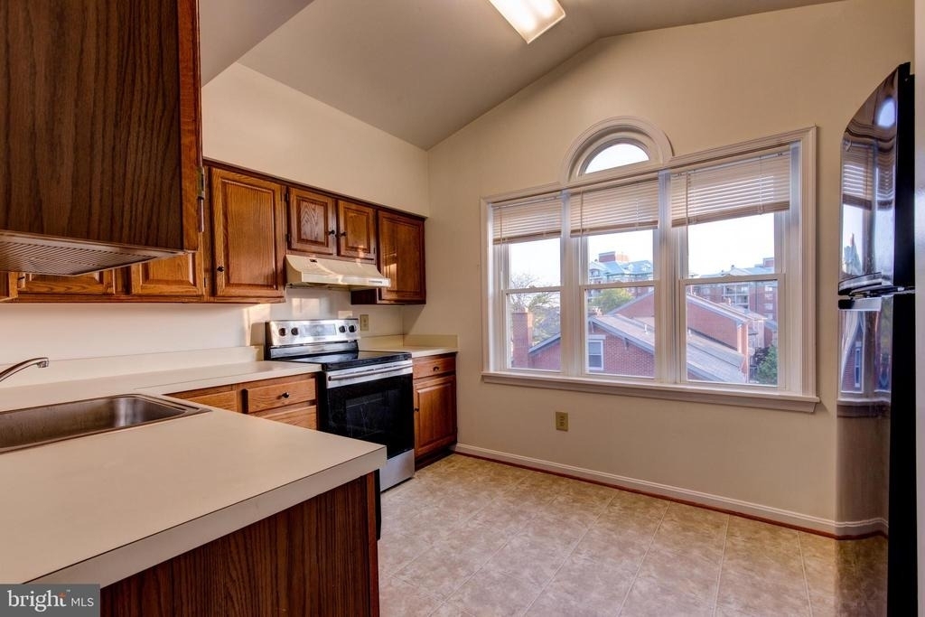 1427 Oronoco Street - Photo 5
