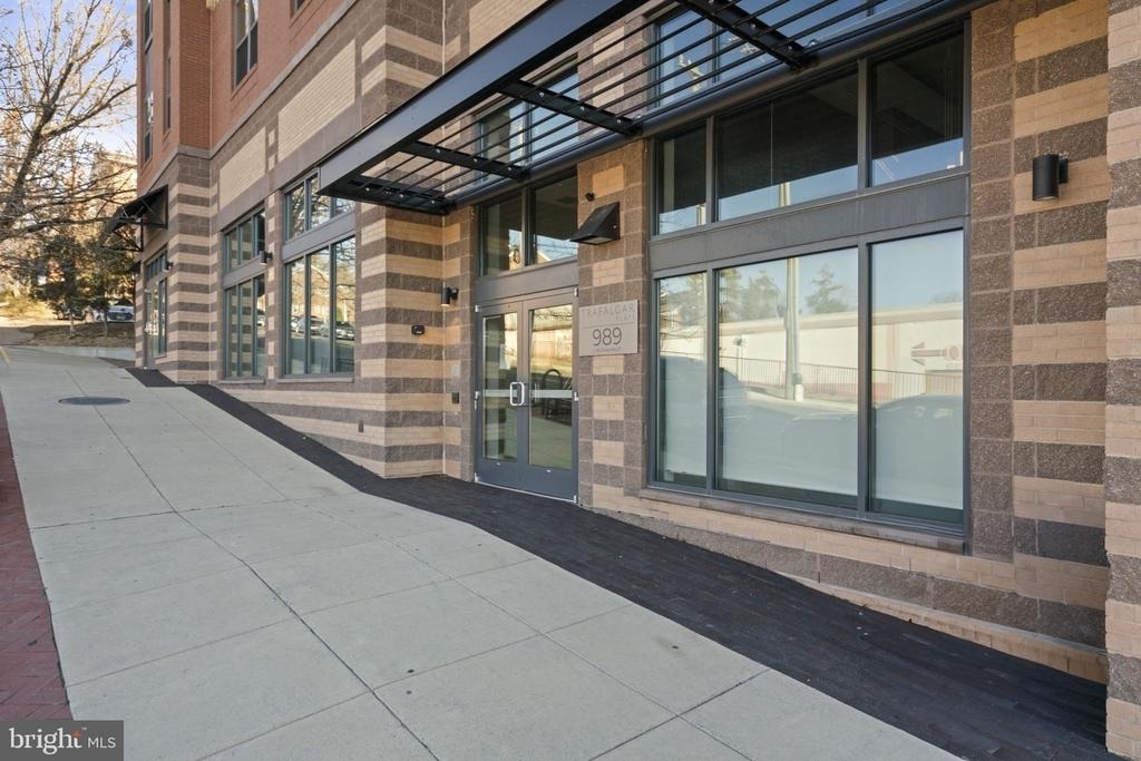 989 S Buchanan Street - Photo 2