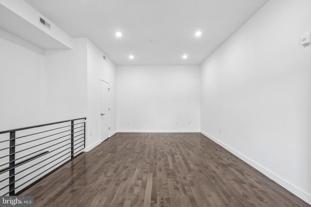 1945 N 7th Street - Photo 9